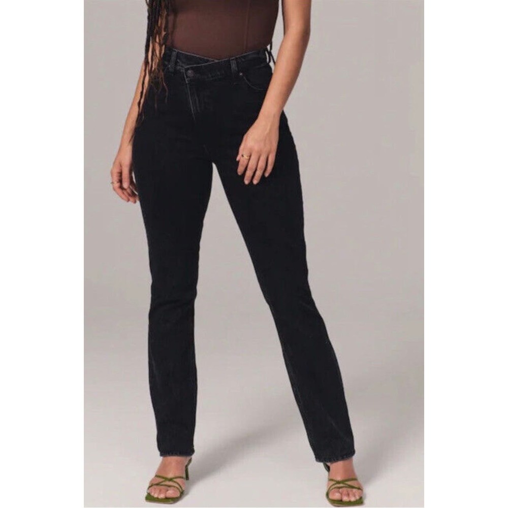 Abercrombie 90’s Slim Straight Ultra High Rise Jeans Black Size 35 / 20 Short